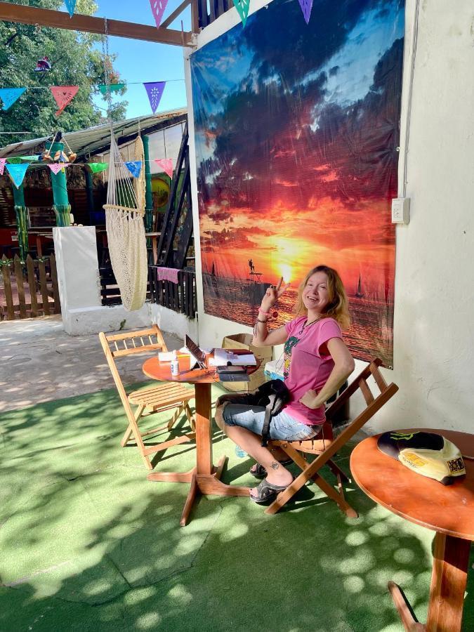 La Casa De La 12 Hostel แคมเปเช ภายนอก รูปภาพ