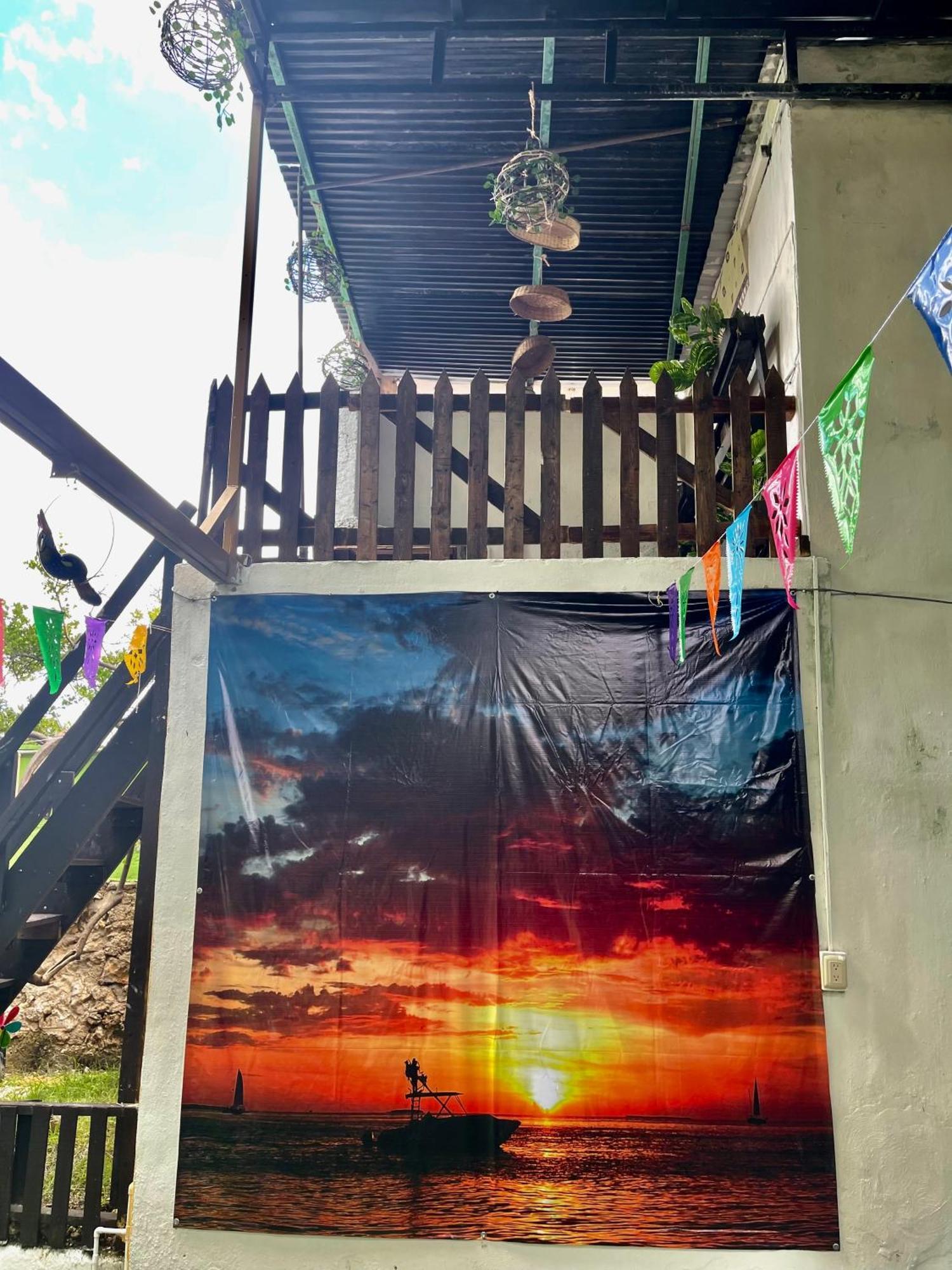La Casa De La 12 Hostel แคมเปเช ภายนอก รูปภาพ