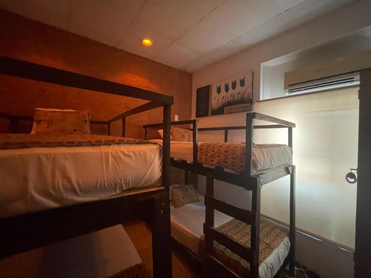 La Casa De La 12 Hostel แคมเปเช ภายนอก รูปภาพ