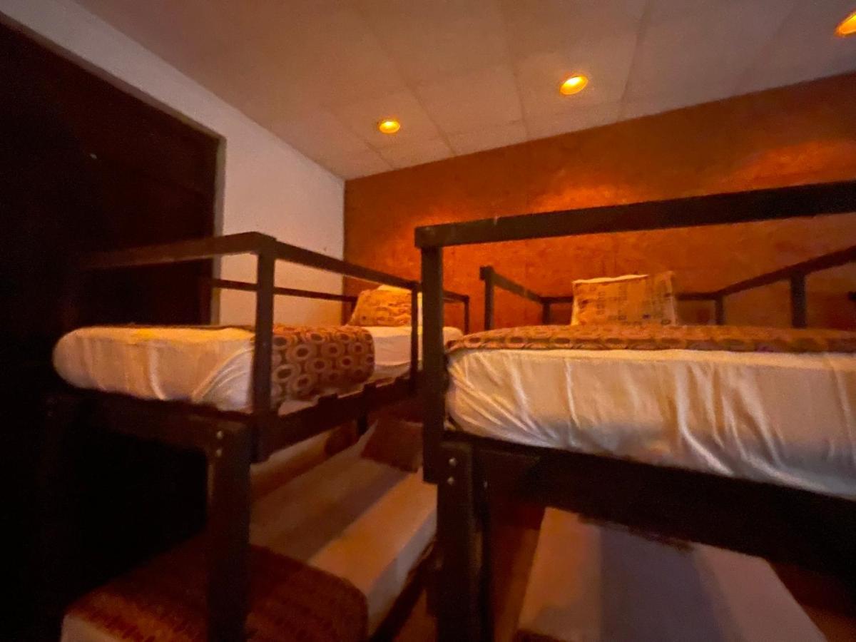 La Casa De La 12 Hostel แคมเปเช ภายนอก รูปภาพ