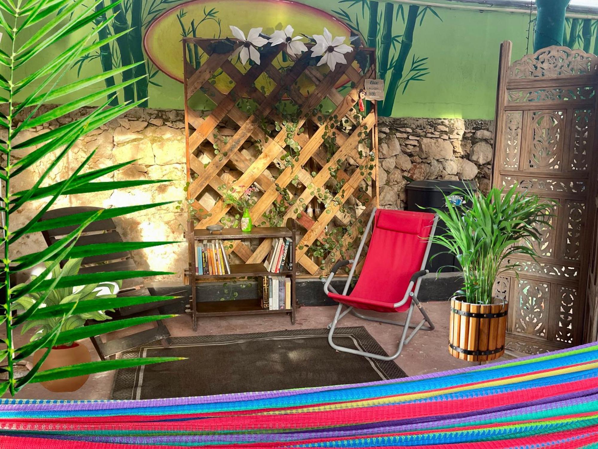 La Casa De La 12 Hostel แคมเปเช ภายนอก รูปภาพ